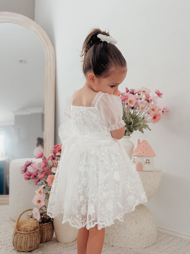Vestido Branco Arielle — Meninas