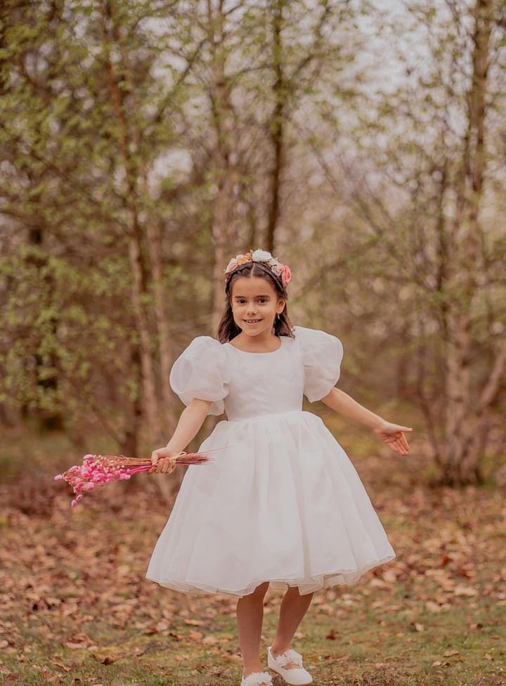 Vestido Infantil Bella – Destaque na Vogue Austrália | Festa, Batizado e Ocasiões Especiais