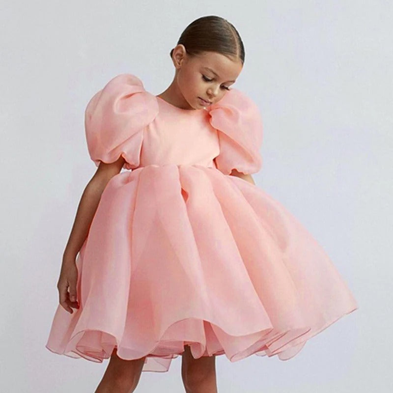 Vestido Infantil Bella – Destaque na Vogue Austrália | Festa, Batizado e Ocasiões Especiais