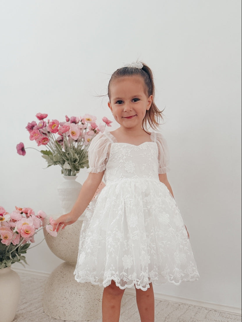 Vestido Branco Arielle — Meninas