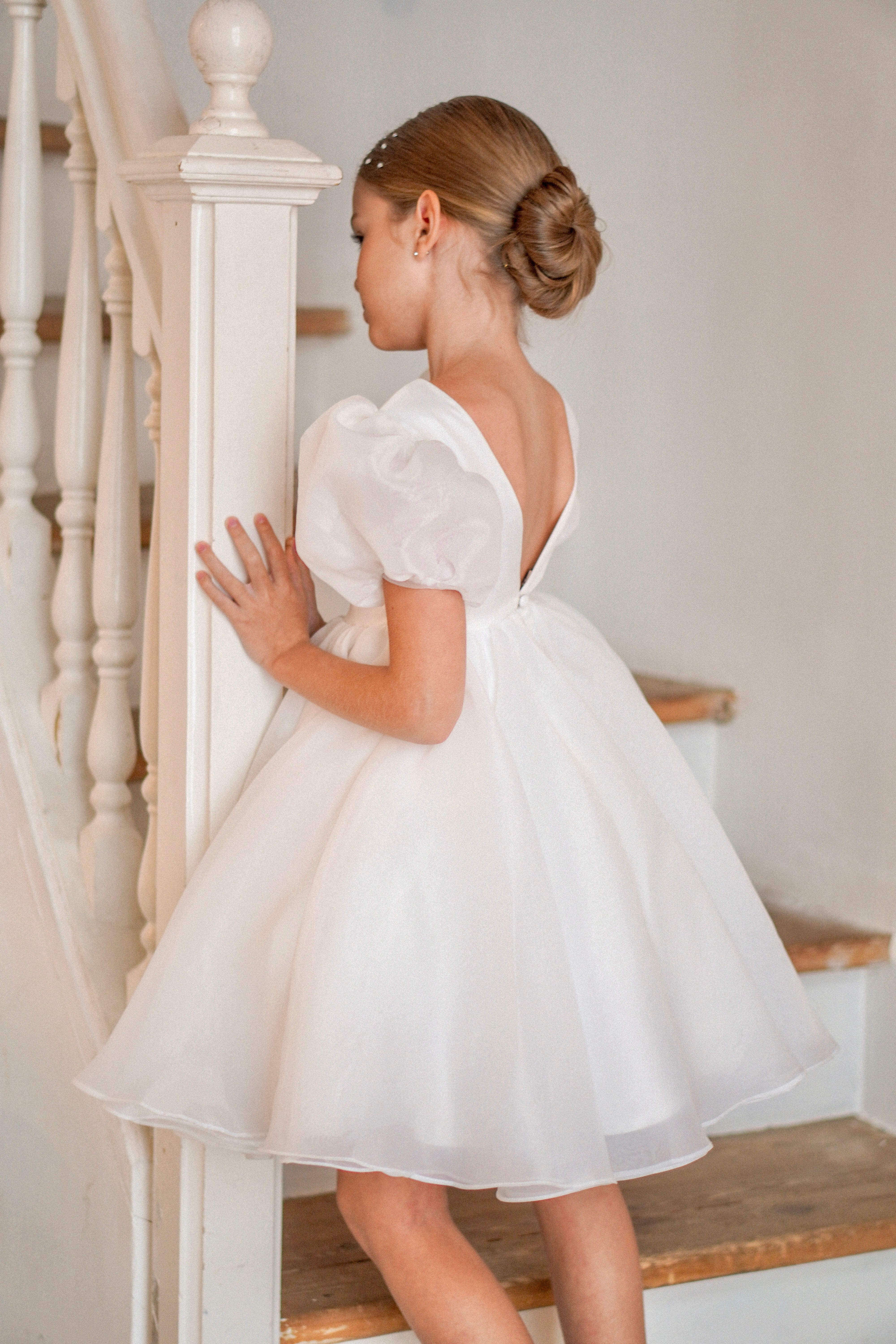 Vestido Infantil Bella – Destaque na Vogue Austrália | Festa, Batizado e Ocasiões Especiais