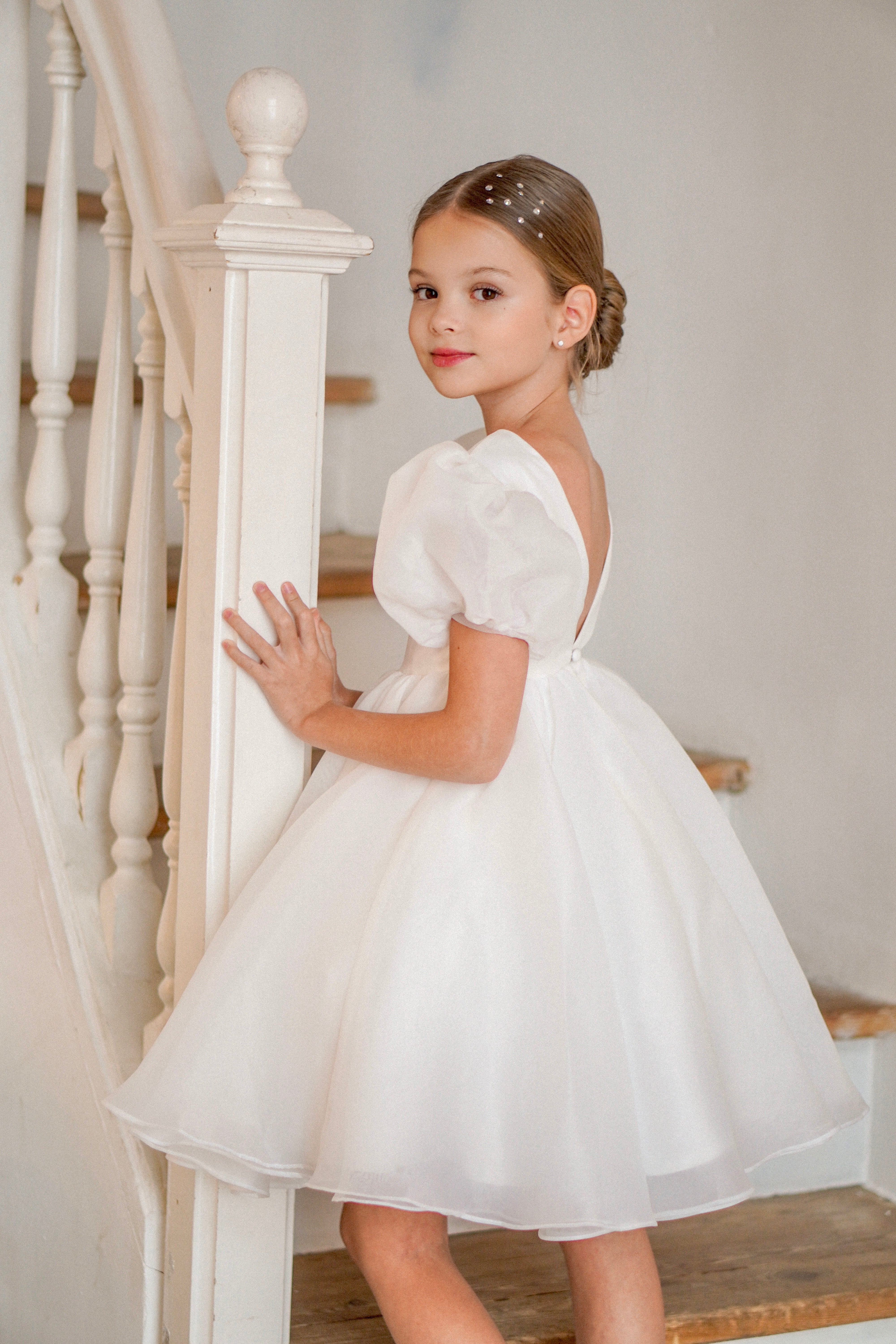Vestido Infantil Bella – Destaque na Vogue Austrália | Festa, Batizado e Ocasiões Especiais