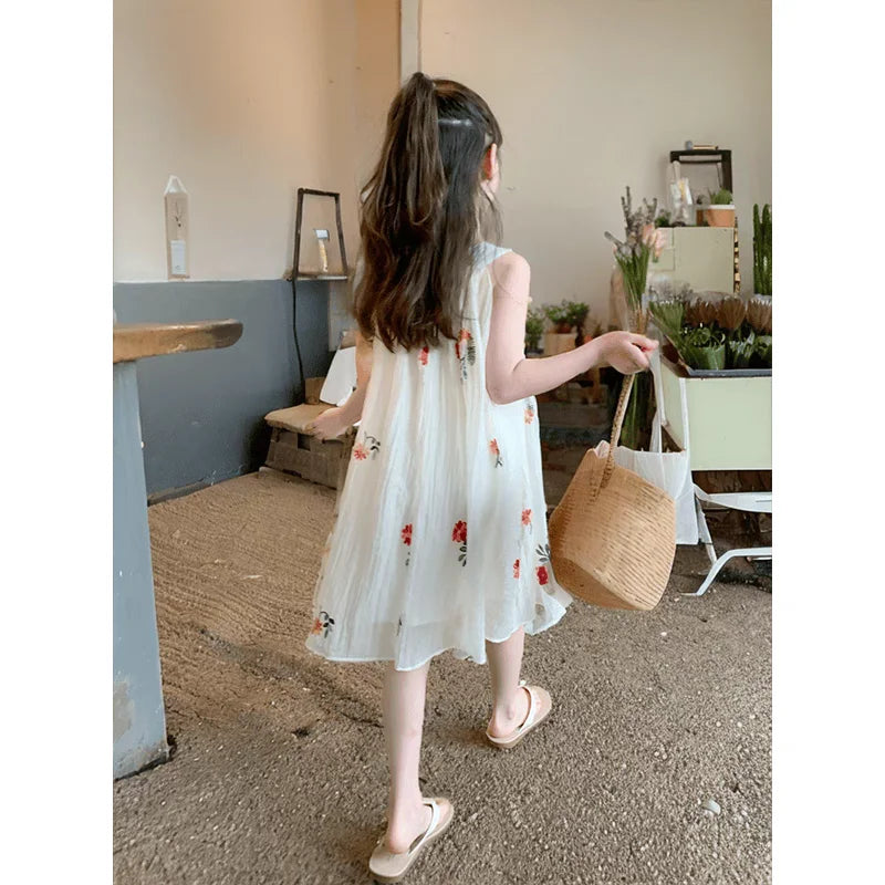 Vestido BloomGarden – Bordados Delicados e Leveza para o Verão