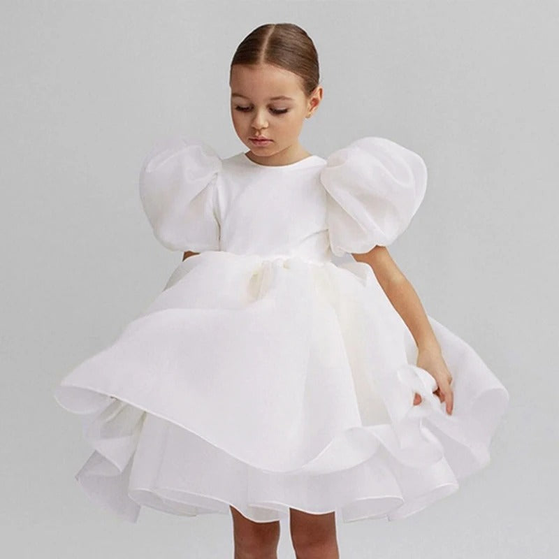 Vestido Infantil Bella – Destaque na Vogue Austrália | Festa, Batizado e Ocasiões Especiais